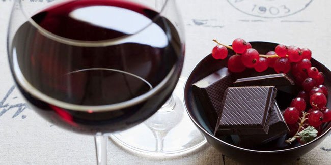 Vinho tinto e chocolate preto, o segredo para a eterna juventude Vinho tinto e chocolate preto