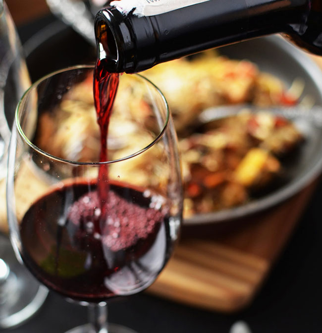 5 benefícios do vinho tinto