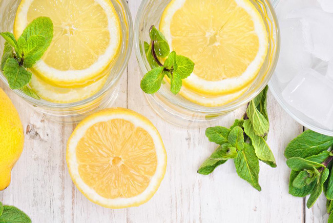 melhor forma de beber água com limão