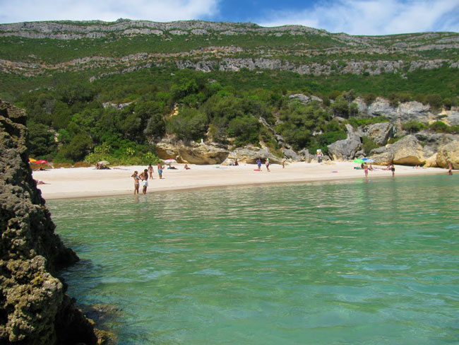 Praia dos Coelhos é considerada a praia mais selvagem