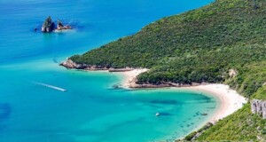 Praia dos Coelhos é considerada a praia mais selvagem