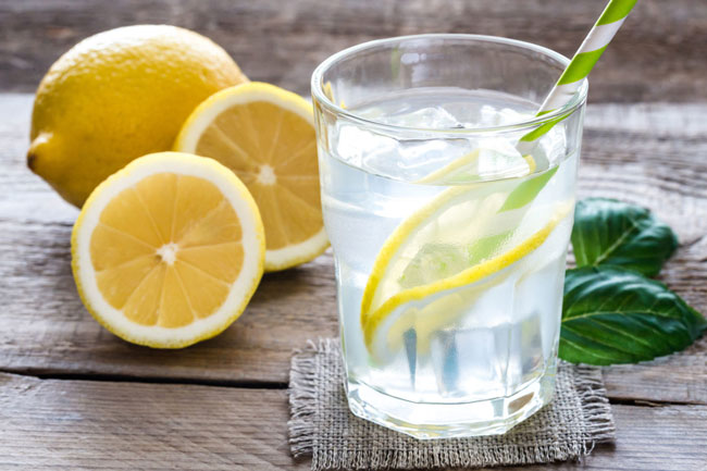 Beba água com limão e emagreça