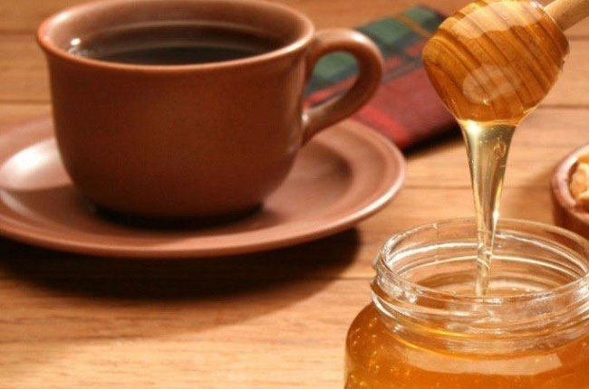 juntar mel ao seu café