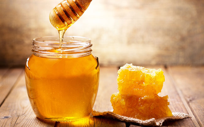 colher de mel no seu chá