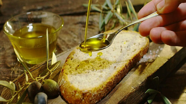 O azeite pode ajudar a prevenir doenças cardiovasculares azeite pode ajudar a prevenir doenças cardiovasculares