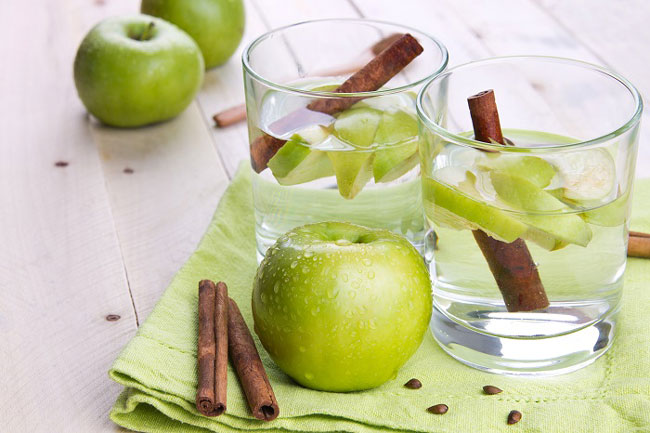 Como fazer água de maçã e canela para perder peso água de maçã e canela