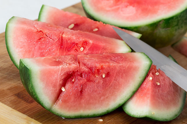 benefícios da melancia para a saúde