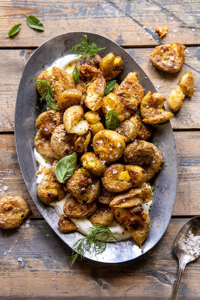 Batatas assadas são o melhor acompanhamento! Tome nota! Batatas assadas são o melhor acompanhamento