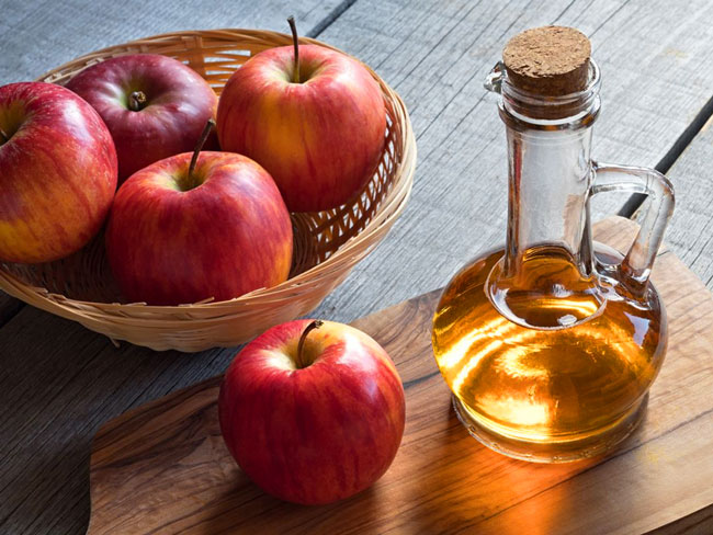 vinagre de maçã ajuda a tratar as varizes