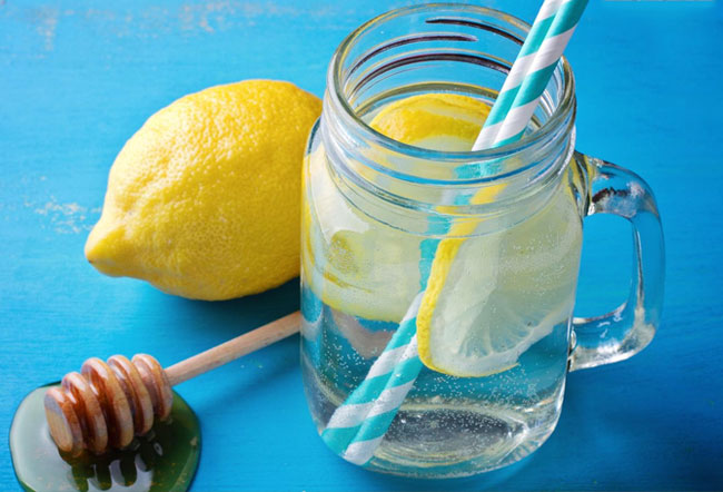 benefícios de tomar mel com limão