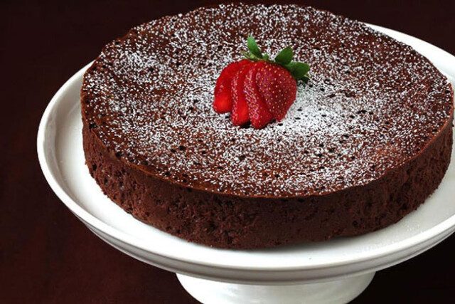 3 receitas de bolo de chocolate com 3 ingredientes. Mais fácil não há! bolo de chocolate com 3 ingredientes