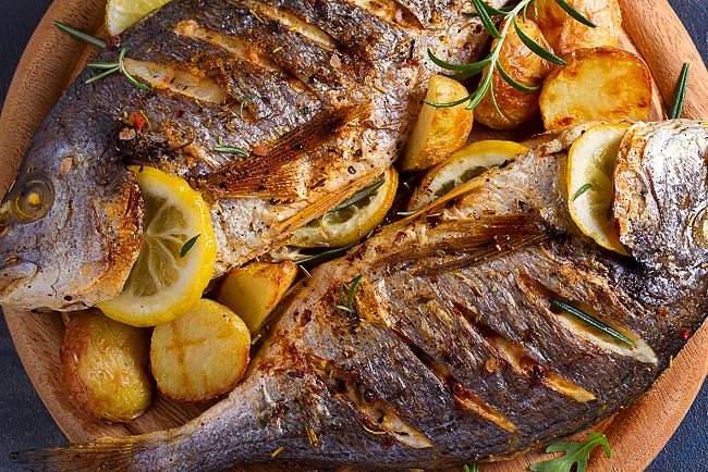 Aprenda a preparar o peixe assado no forno