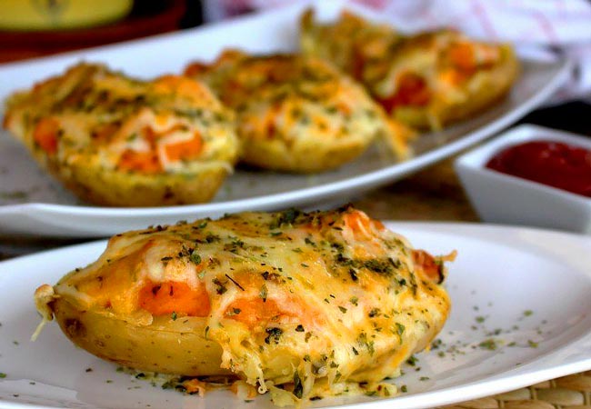 Batatas assadas especiais e suculentas para o fim de semana Batatas assadas especiais e suculentas