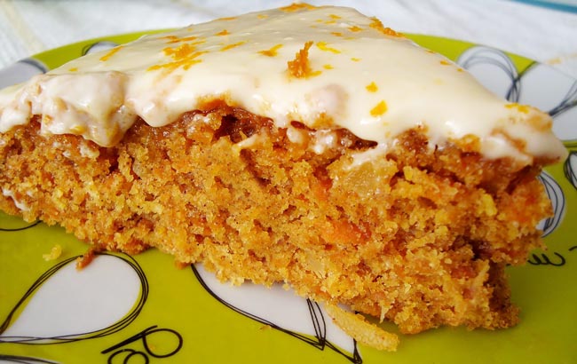 3 das melhores receitas de bolo de cenoura. Uma delícia! 3 das melhores receitas de bolo de cenoura