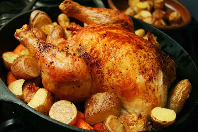 Faça o frango assado suculento e perfeito com 10 truques simples frango assado suculento e perfeito