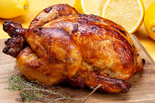 Faça o frango assado suculento e perfeito com 10 truques simples frango assado suculento e perfeito