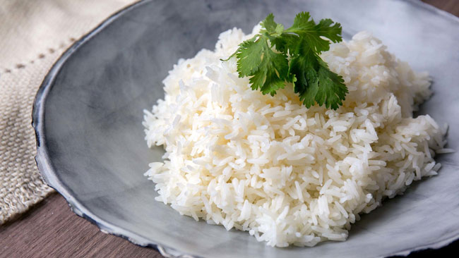 Faça arroz branco muito saboroso. Evite os erros comuns! Faça arroz branco
