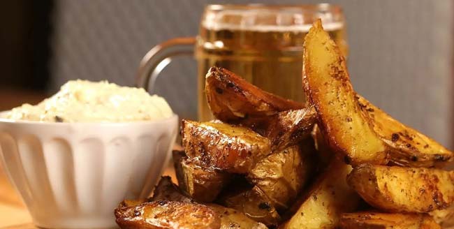 Batatas assadas suculentas para almoços muito especiais Batatas assadas suculentas para almoços
