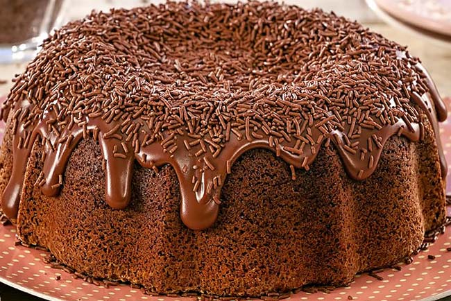 3 receitas de bolo vulcão de chocolate. Uma explosão de sabor! Bolo Vulcão de Chocolate