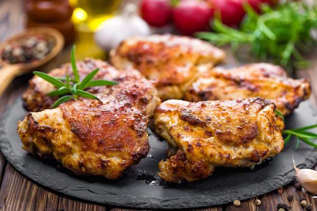 6 modos fantásticos de temperar frango para assar (e não só) temperar frango