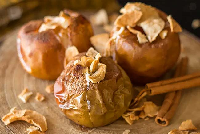 3 receitas de maçã assada. Impossível resistir! 3 receitas de maçã assada