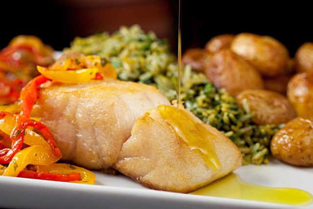 Conheça as razões para comer bacalhau com mais frequência razões para comer bacalhau