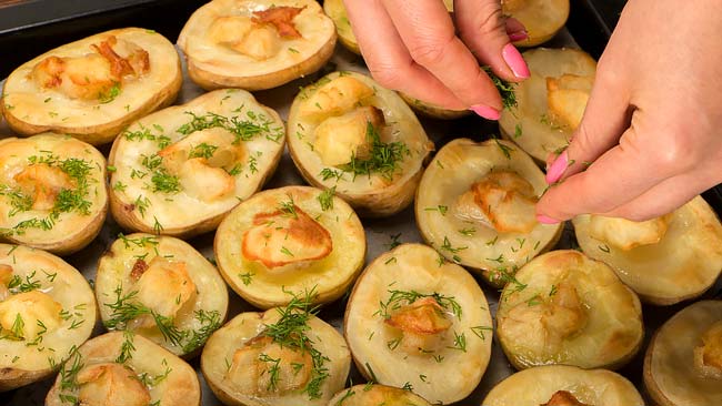 Faça estas batatas assadas suculentas. Não vão faltar elogios! estas batatas assadas suculentas