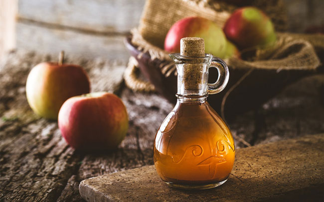 O vinagre de maçã surpreende! Descubra novos usos e benefícios O vinagre de maçã surpreende