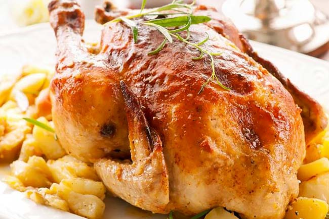 Frango assado com batatas douradas. Impossível resistir! Frango assado com batatas douradas