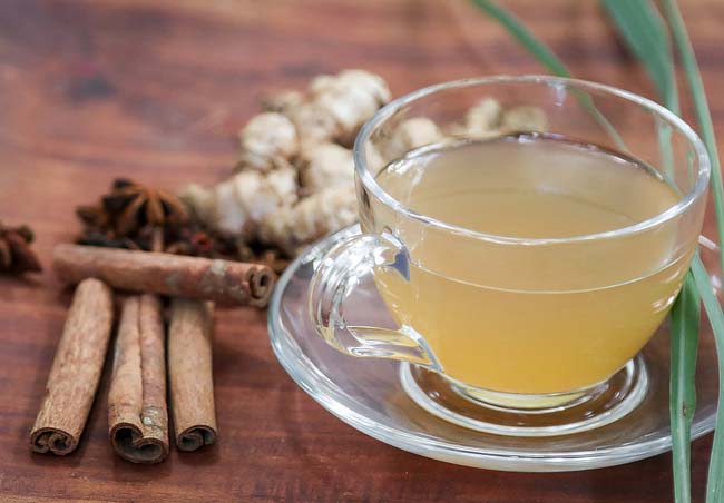 Chá de gengibre e canela emagrece e desintoxica (receita) Chá de gengibre e canela