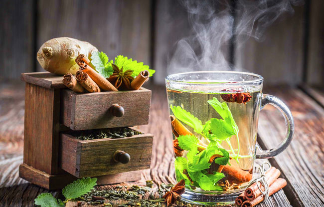 Chá de hortelã com gengibre para emagrecer e rejuvenescer Chá de hortelã com gengibre para emagrecer