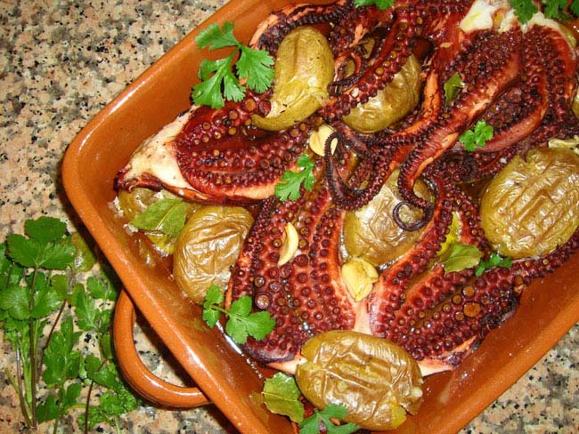 pratos de comida tradicional portuguesa