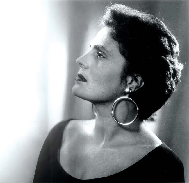 8 extraordinários poemas cantados por Amália Rodrigues poemas cantados por Amália Rodrigues