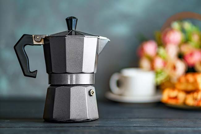Como usar a Cafeteira moka e beber o café da sua vida Como usar a Cafeteira moka