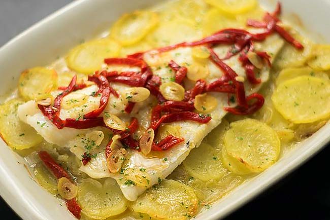 Faça bacalhau assado no forno que todos vão querer repetir bacalhau assado no forno que todos vão querer repetir