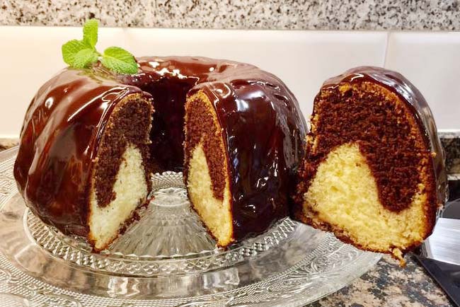 Bolo de chocolate com leite condensado. Delicioso e memorável! Bolo de chocolate com leite condensado