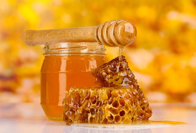 usar mel nas suas rotinas de beleza