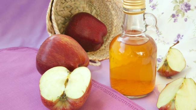 O Vinagre de Maçã é mesmo bom para a pele e cabelo? Vinagre de Maçã é mesmo bom para a pele