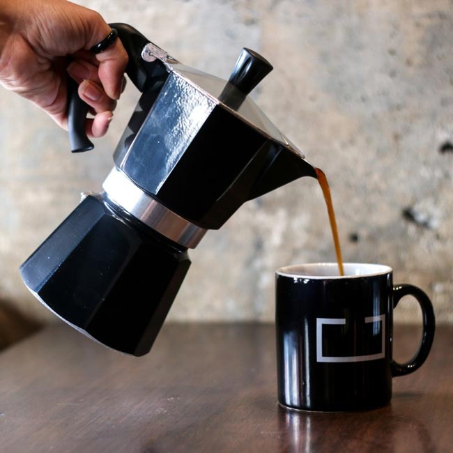 Como usar a Cafeteira moka e beber o café da sua vida Como usar a Cafeteira moka