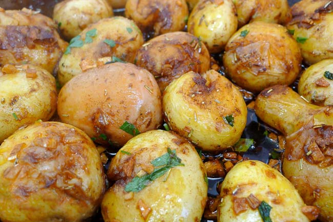 Batata assada suculenta e perfumada. Uma maravilha! Batata assada suculenta