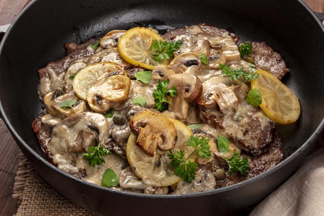 Faça bife com cogumelos. Todos vão repetir! bife com cogumelos