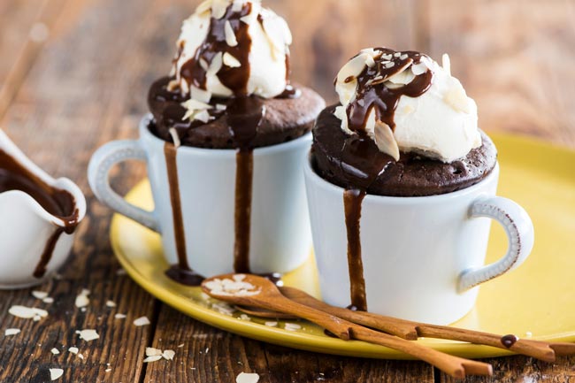 Bolo de caneca no microondas. É rápido e delicioso! Bolo de caneca