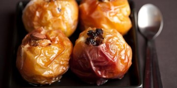 maçãs assadas com especiarias no microondas