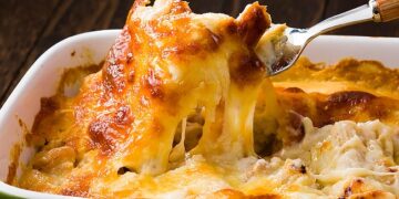 massa gratinada com frango