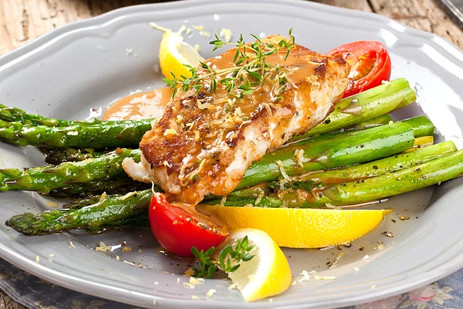Os melhores peixes assados no forno para almoços especiais Os melhores peixes assados no forno