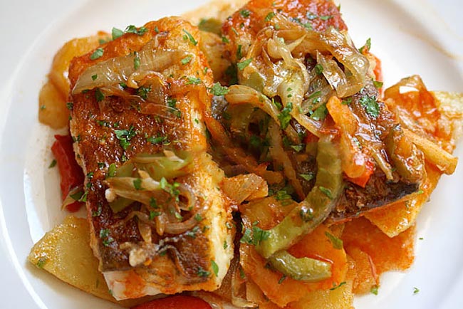 O melhor bacalhau assado no forno para grandes almoços! melhor bacalhau assado no forno