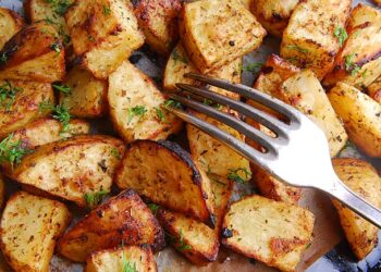 batatas assadas com orégãos