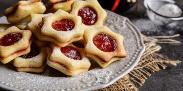 bolachas com recheio de morango