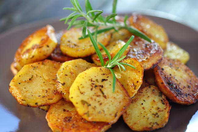 Batata assada suculenta e simples. São fantásticas! Batata assada suculenta e simples