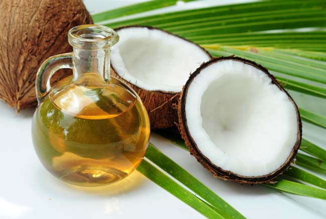 Como usar óleo de coco para um bronzeado espetacular óleo de coco para um bronzeado